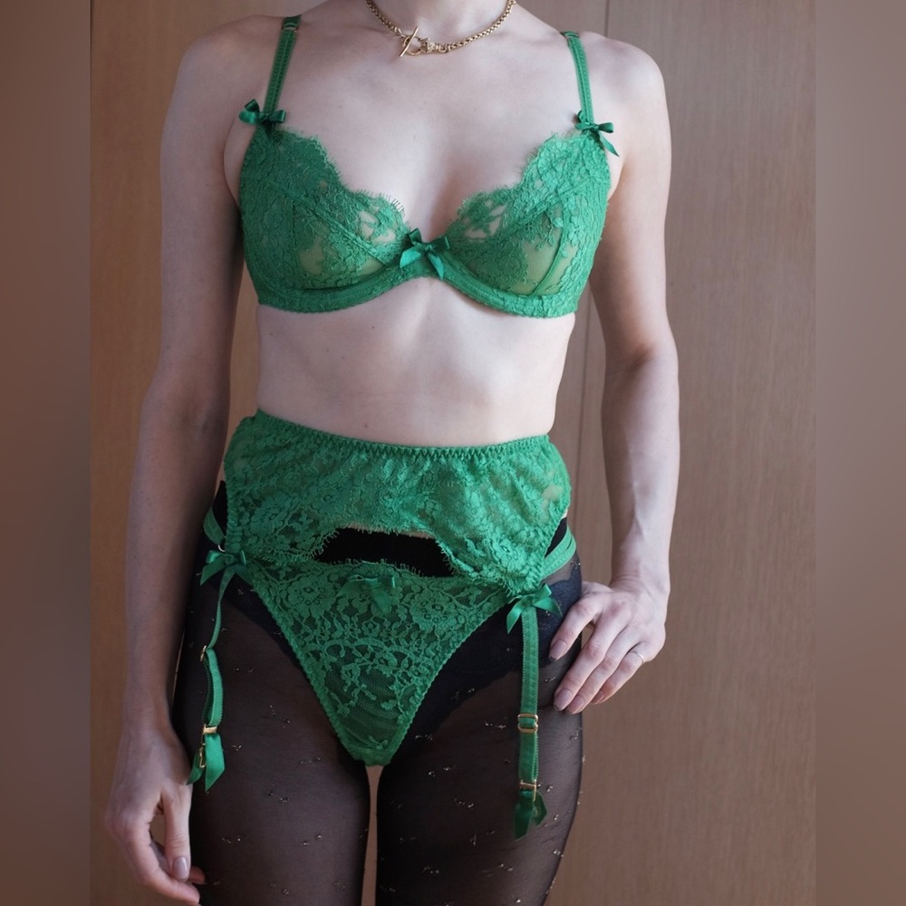 AGENT PROVACATEUR BRA, GARTER BELT, AND PANTY SET.
